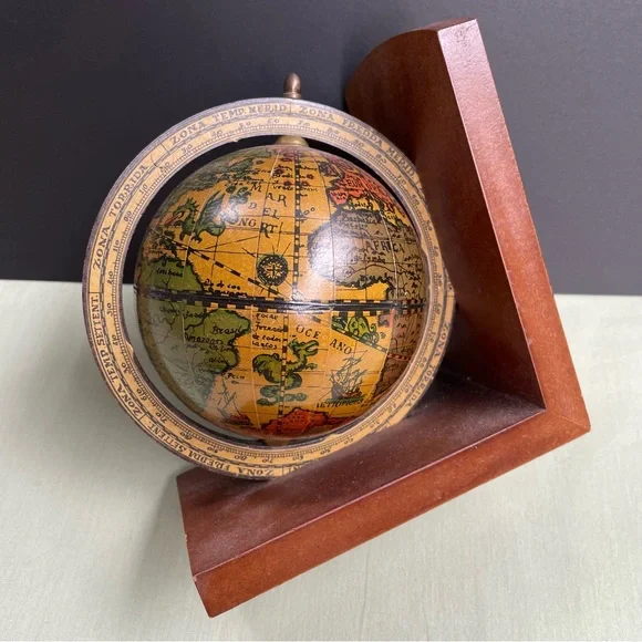 World Globe book end - wooden and hand painted - single book end - Picture 5 of 10